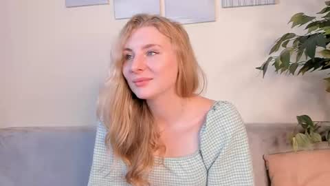 Mia online show from 07.14.26