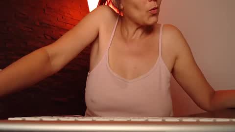 Snapshot of wickedtease chatting on 05.28.26 Ms Sultry online show from 05.28.26