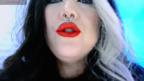 Laura  online show from 04.01.26