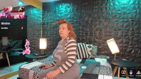 Snapshot of wife_mature chatting on 12.30.24 sussy online show from 12.30.24