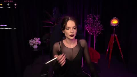 Snapshot of wild_alice_me chatting on 05.08.26 Alice online show from 05.08.26