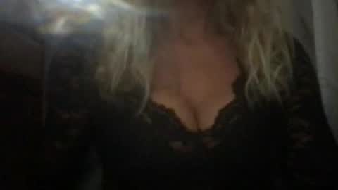 Snapshot of wildandjung chatting on 07.12.26 Liesbeth online show from 07.12.26