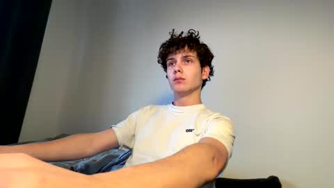 Snapshot of wilddesire18 chatting on 02.14.26 wilddesire18 online show from 02.14.26