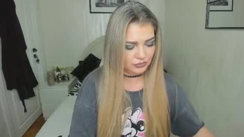 Snapshot of wildkatrina_ chatting on 06.14.26 Miss Deea online show from 06.14.26