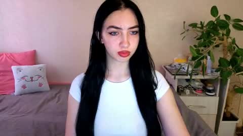 Snapshot of wildkittenx_ chatting on 06.08.26 Alena online show from 06.08.26
