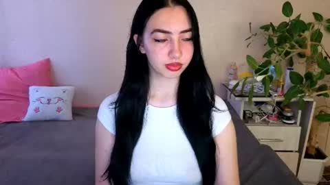 Snapshot of wildkittenx_ chatting on 06.11.26 Alena online show from 06.11.26