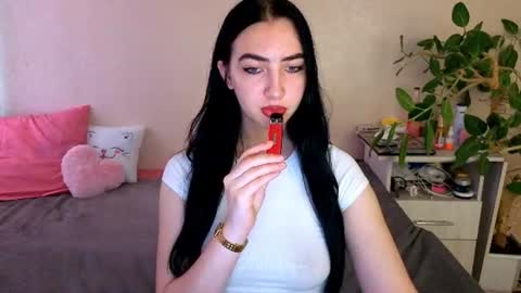 Snapshot of wildkittenx_ chatting on 06.12.26 Alena online show from 06.12.26