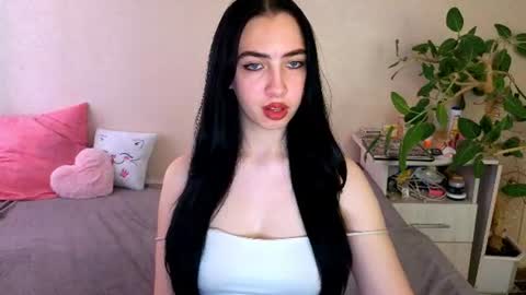 Snapshot of wildkittenx_ chatting on 06.16.26 Alena online show from 06.16.26