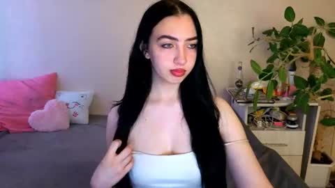 Snapshot of wildkittenx_ chatting on 06.20.26 Alena online show from 06.20.26