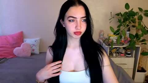Snapshot of wildkittenx_ chatting on 06.21.26 Alena online show from 06.21.26