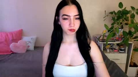 Snapshot of wildkittenx_ chatting on 06.23.26 Alena online show from 06.23.26