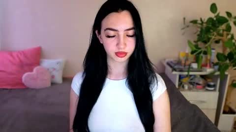 Snapshot of wildkittenx_ chatting on 06.27.26 Alena online show from 06.27.26