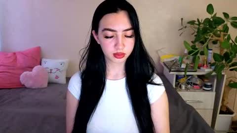 Snapshot of wildkittenx_ chatting on 06.28.26 Alena online show from 06.28.26