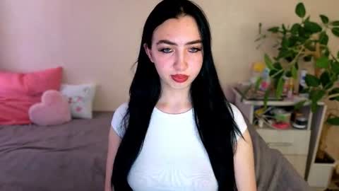 Snapshot of wildkittenx_ chatting on 06.30.26 Alena online show from 06.30.26