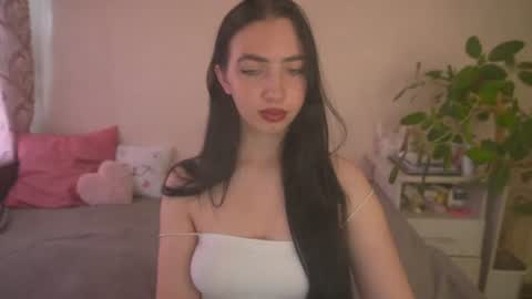 Snapshot of wildkittenx_ chatting on 07.21.26 Alena online show from 07.21.26