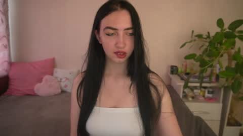 Snapshot of wildkittenx_ chatting on 07.24.26 Alena online show from 07.24.26