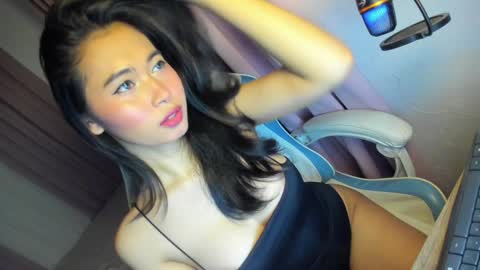 Snapshot of wildkittytrans chatting on 01.05.25 CHRISTINE online show from 01.05.25