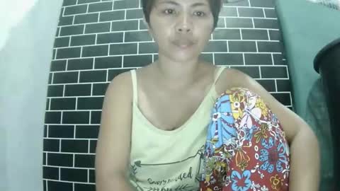 Snapshot of wildpoohkhaye chatting on 10.10.25 wildpoohkhaye online show from 10.10.25