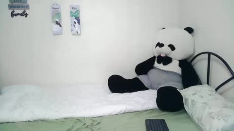 Snapshot of wildtightass chatting on 01.22.25 Rhean online show from 01.22.25