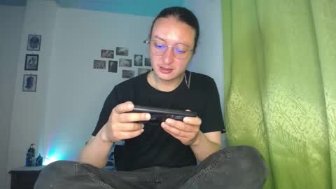 Snapshot of willmonkey chatting on 11.28.25 willmonkey online show from 11.28.25