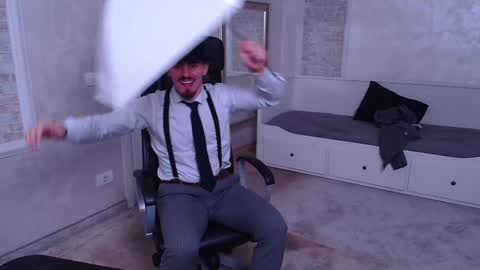 Snapshot of wilsonjules chatting on 01.05.25 WilsonJules online show from 01.05.25