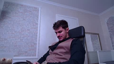 Snapshot of wilsonjules chatting on 01.17.25 WilsonJules online show from 01.17.25