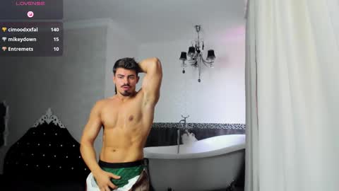 Snapshot of wilsonjules chatting on 10.04.25 WilsonJules online show from 10.04.25