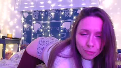 Eevie online show from 12.04.24