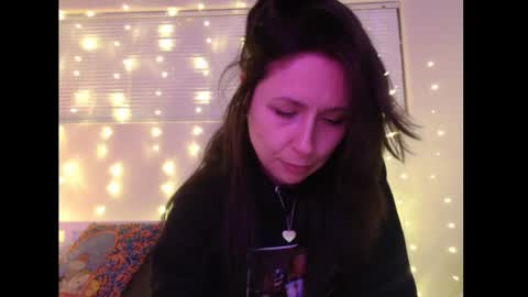 Eevie online show from 01.26.25