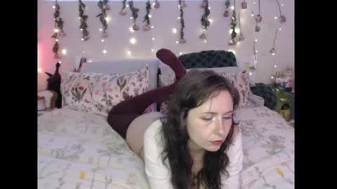 Snapshot of wingardiumleveveosa chatting on 04.22.26 Eevie online show from 04.22.26