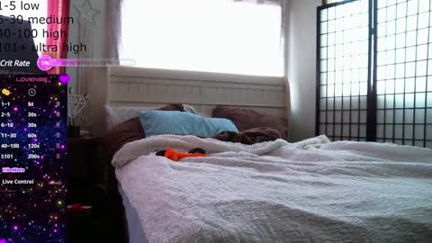 Snapshot of winnieatplay chatting on 01.05.25 Winnie online show from 01.05.25