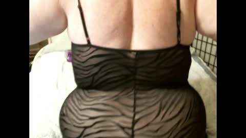 Snapshot of winnieatplay chatting on 02.13.25 Winnie online show from 02.13.25