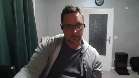 Snapshot of wirzwei8883 chatting on 06.02.26 Dirty online show from 06.02.26