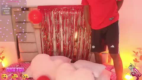 Snapshot of wishmakers_ chatting on 02.11.26 wishmakers_ online show from 02.11.26