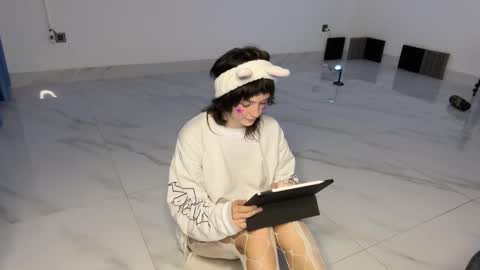 Snapshot of witches_curves chatting on 03.06.25 Nemo online show from 03.06.25