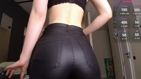 Isobelle online show from 04.17.26