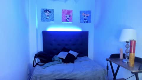 Snapshot of wiz_maleja chatting on 12.27.24 MALEJA online show from 12.27.24