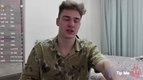Snapshot of wizloverr chatting on 06.19.26 WizLoverr online show from 06.19.26