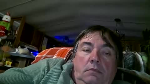 Snapshot of wldlife chatting on 11.17.25 wldlife online show from 11.17.25