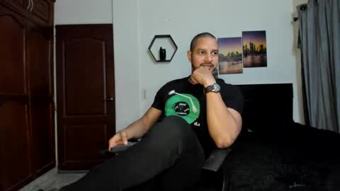 Magnus Dark independent model online show from 09.23.25