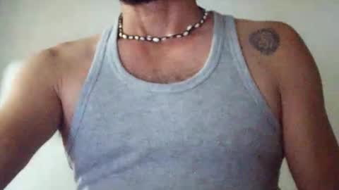 Snapshot of wolfofsea chatting on 10.19.25 Luis online show from 10.19.25