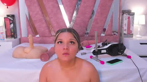 wonderkloe_ online show from 02.17.26