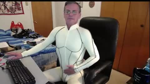 Snapshot of worldlarge chatting on 01.18.26 Large one online show from 01.18.26