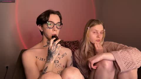 Snapshot of worldofllove chatting on 02.19.25 Arnika and Simon online show from 02.19.25