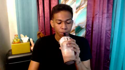 Snapshot of worshipmycockxxx chatting on 11.26.25 Josh This is my new account now online show from 11.26.25