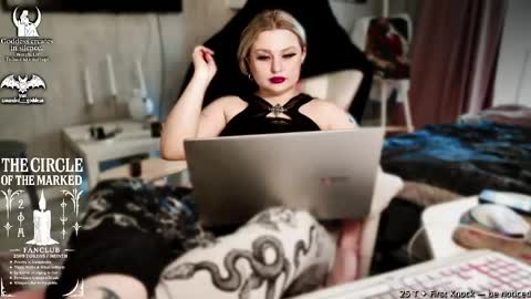 Snapshot of wounded_goddess chatting on 04.08.26 Goddess Sophy online show from 04.08.26
