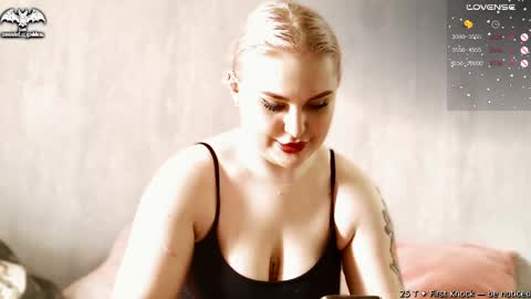Snapshot of wounded_goddess chatting on 06.06.26 Goddess Sophy online show from 06.06.26