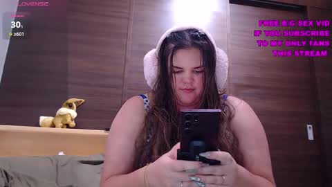 Snapshot of wow_its_kaitlyn chatting on 11.26.25 Kaitlyn xx online show from 11.26.25