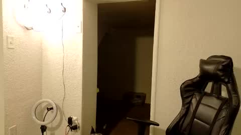 Wyatt online show from 04.04.26