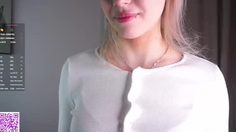 Snapshot of wymonelly chatting on 02.26.26 Lily online show from 02.26.26